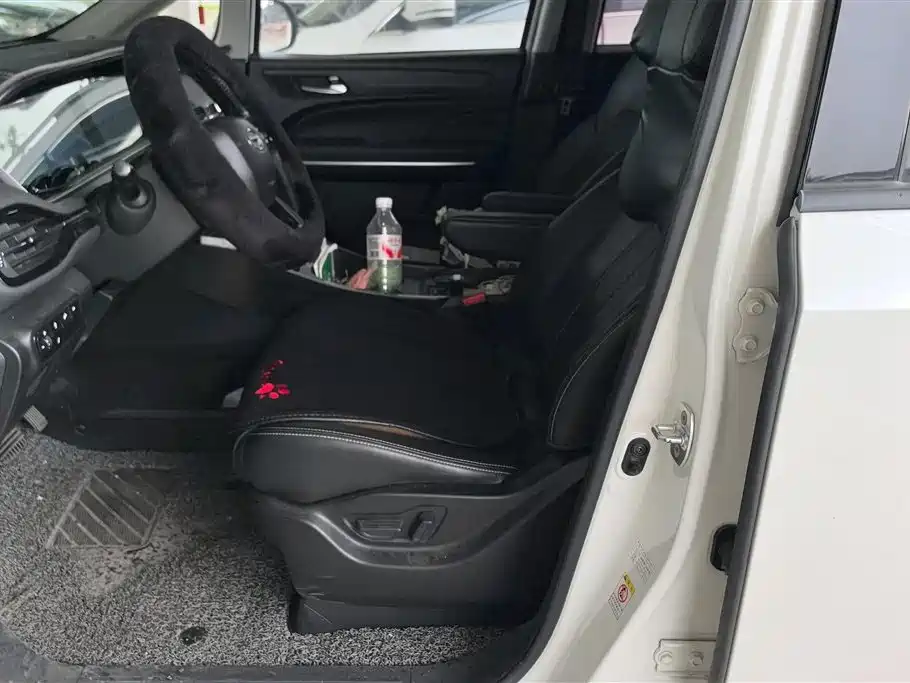 GAC Trumpchi Trumpchi M6 2021 270T DCT Honor Edition (7-seater) фото 9