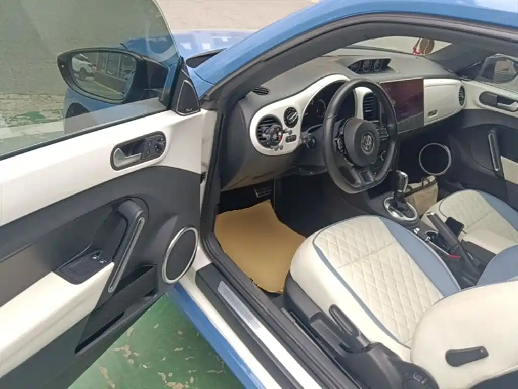 Volkswagen Beetle 2013 2.0TSI Top фото 16