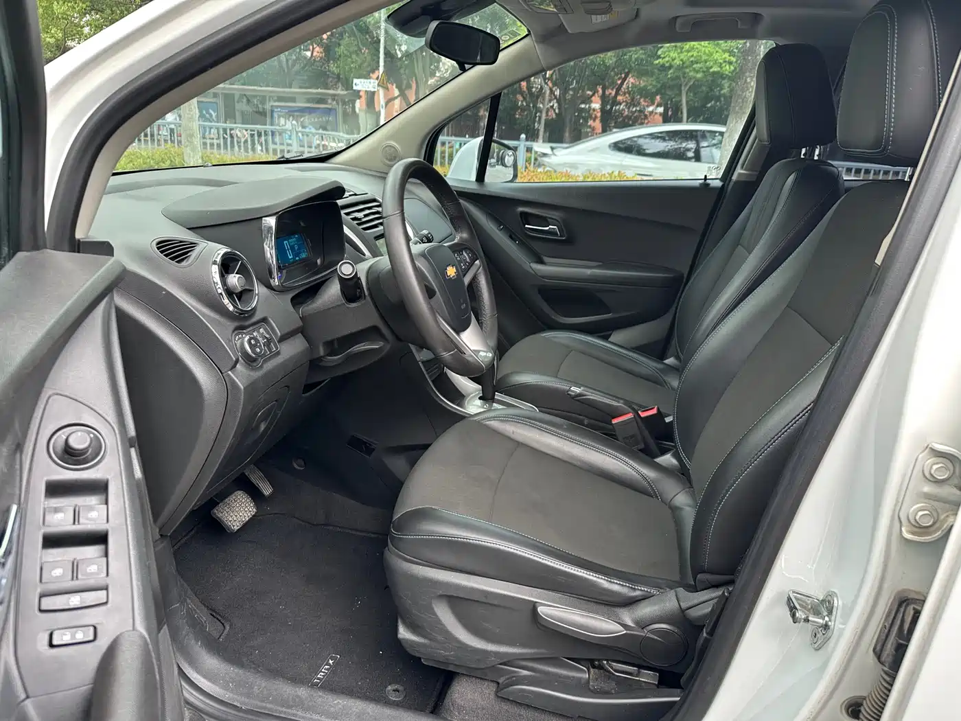 Chevrolet Trax 2014 1.4T Automatic 2WD Luxury фото 9