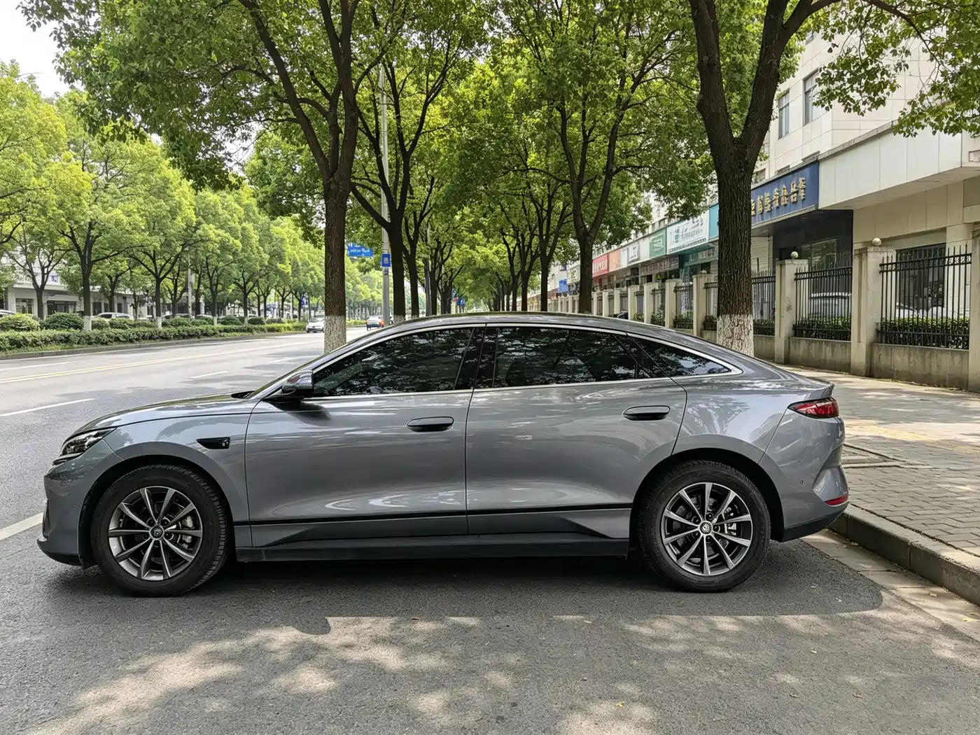 BYD Qin L 2025 EV 545KM Superior фото 3