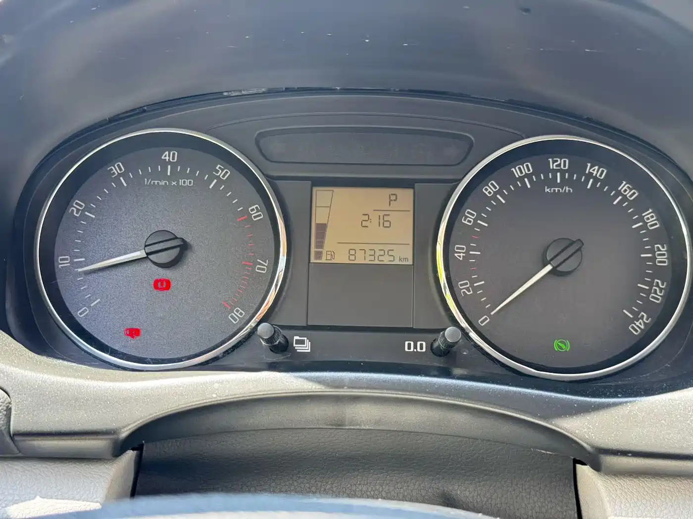 Škoda Fabia 2012 1.6L Auto Crystal Edition фото 5