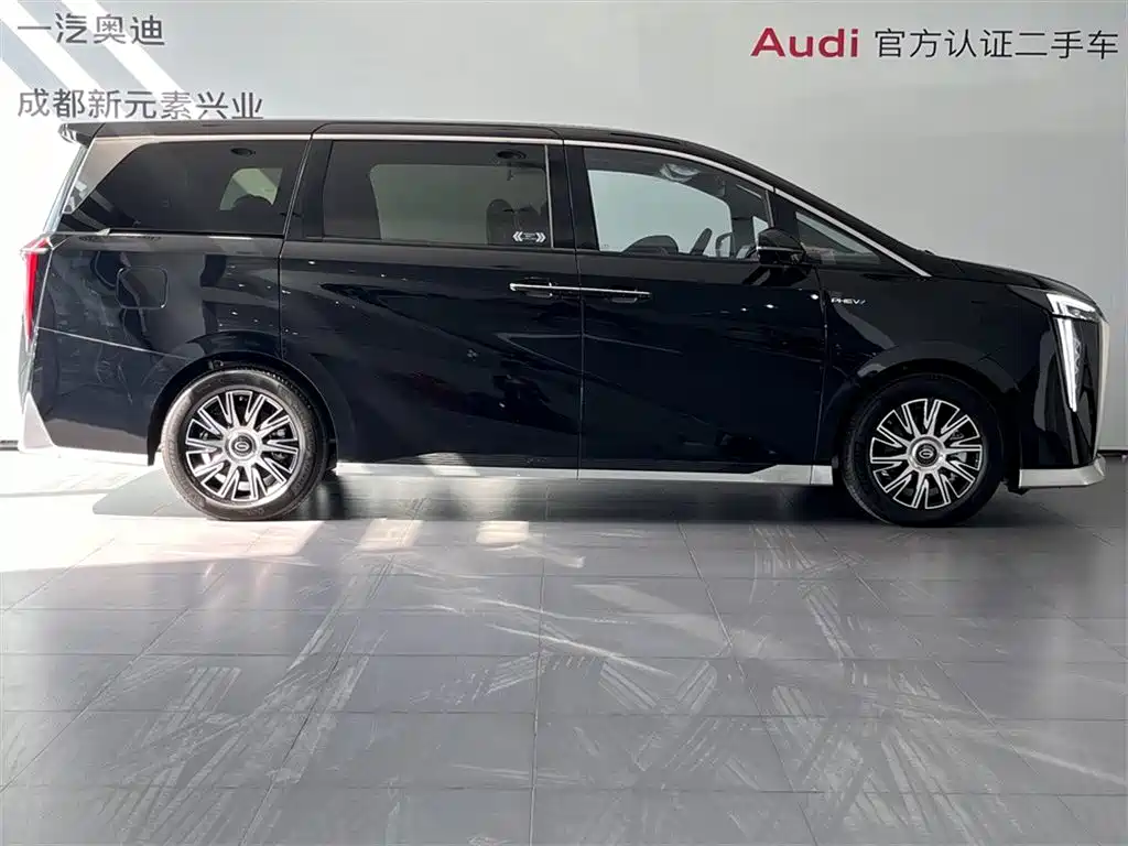 GAC Trumpchi Trumpchi E9 2025 Model E9 Super Fast Charging Premium фото 3