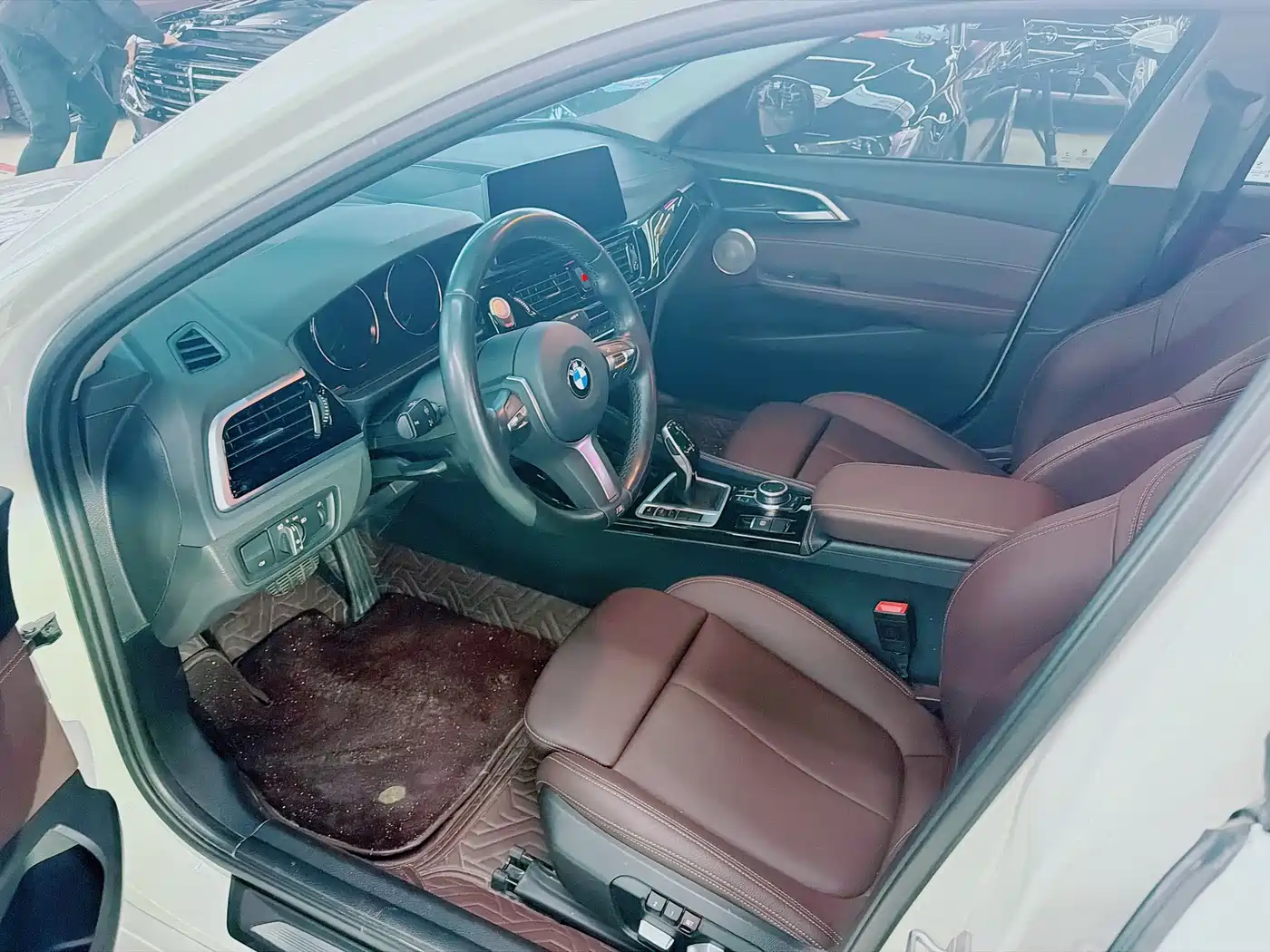 BMW 1 Series 2021 120i M Sport Shadow Edition фото 7