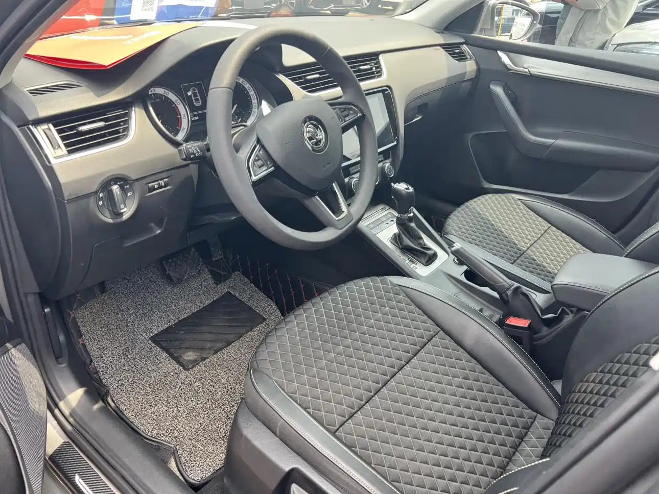 Škoda Octavia 2020 1.5L Automatic Smart Luxury Edition фото 5