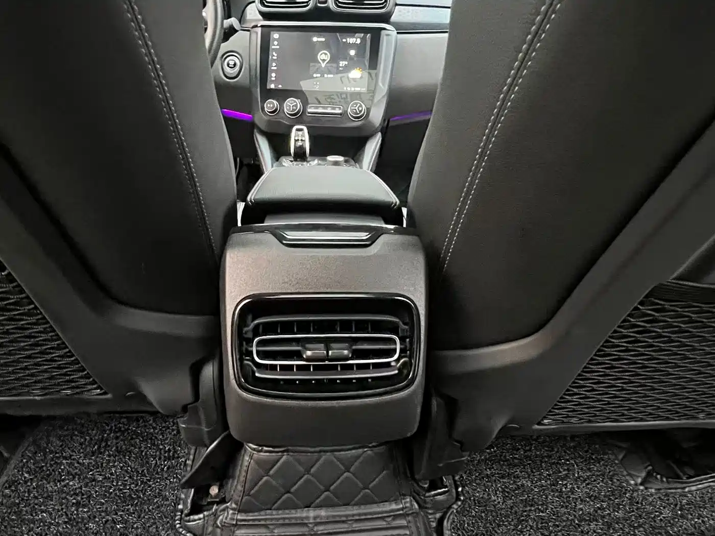 Lynk & Co 03 2021 2.0TD Auto Jin Pro фото 10