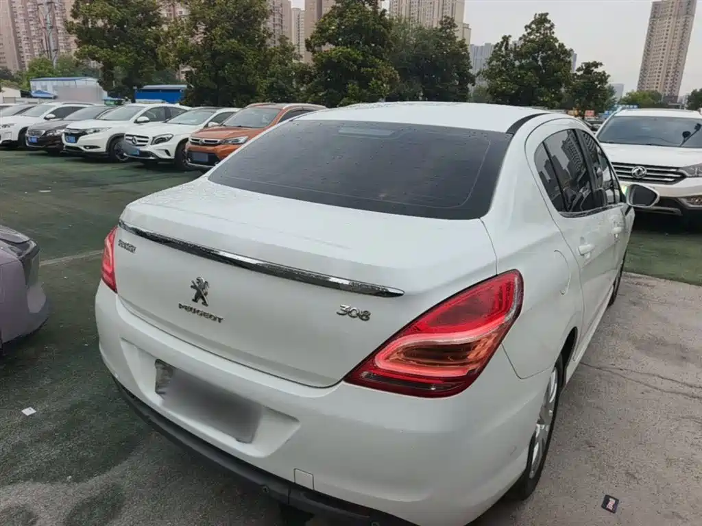 Peugeot 308 2014 Model Joy Edition Classic 1.6L Automatic Trend Style фото 7