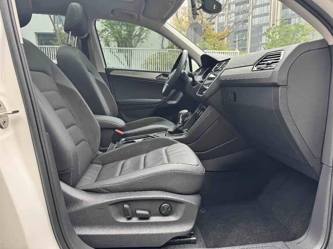 Volkswagen Tiguan L 2020 330TSI Auto 2WD Panorama Comfort China VI фото 10