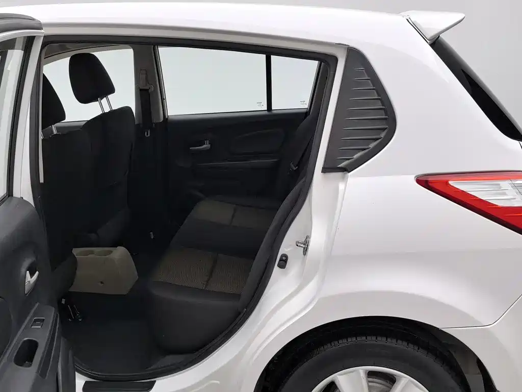 Venucia R50 2014 2013 1.6L Manual Fashion