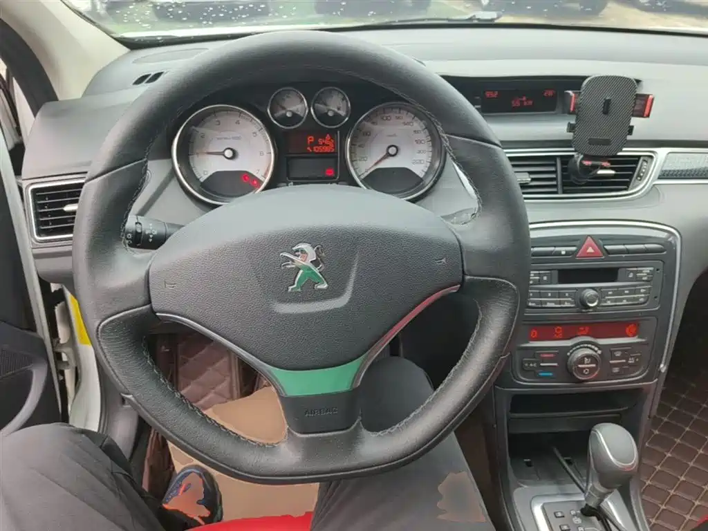 Peugeot 308 2014 Model Joy Edition Classic 1.6L Automatic Trend Style фото 10