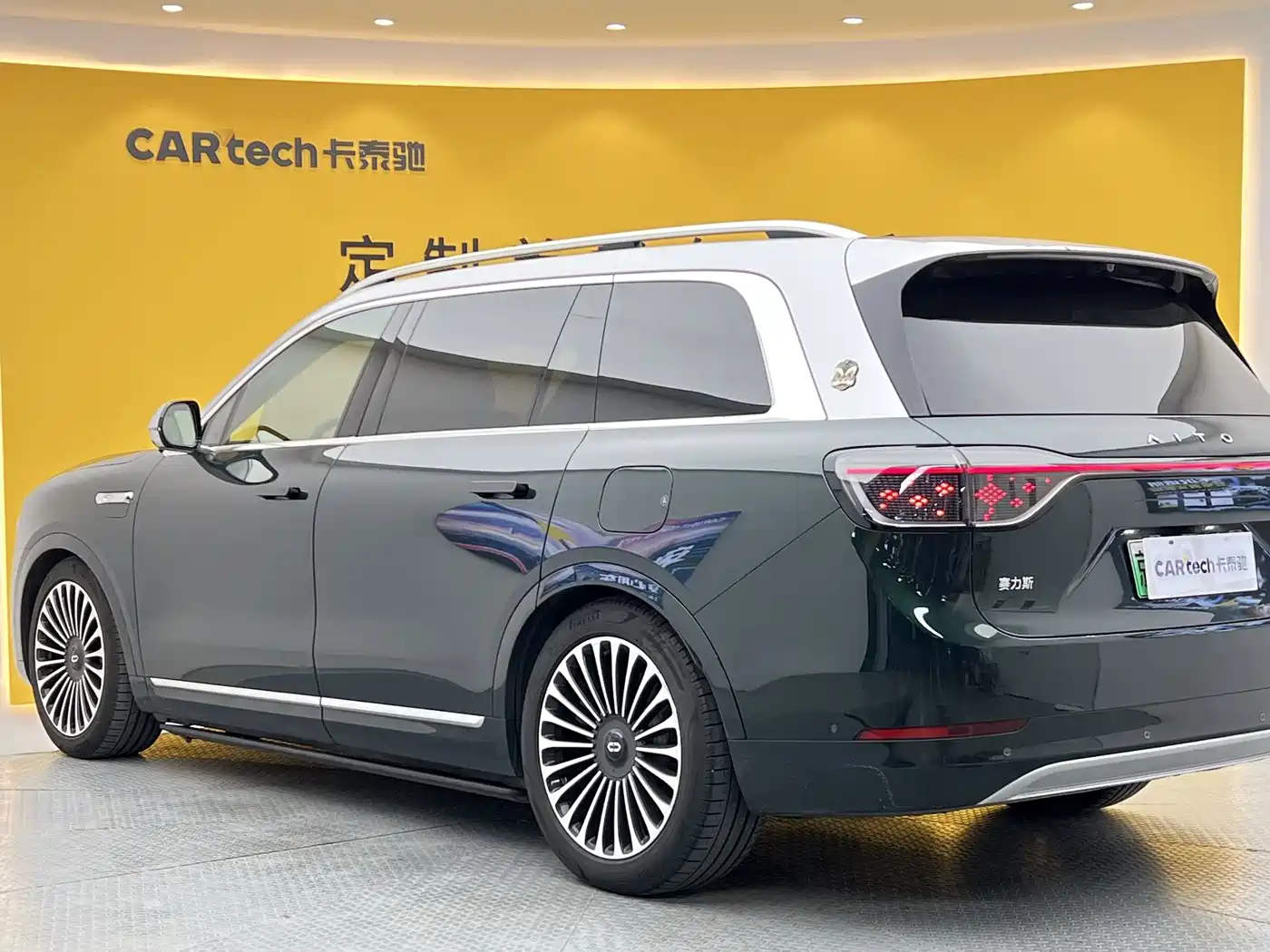 AITO Wenjie AITO M9 2024 Extended Range Ultra 42kWh 6-Seater фото 47