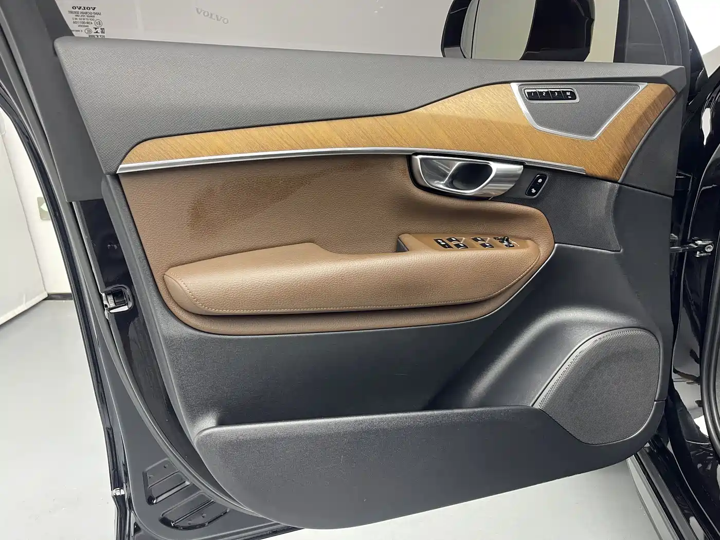 Фото 14 - Volvo XC90