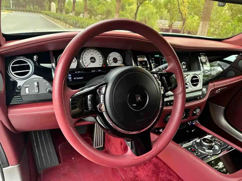Фото 8 - Rolls-Royce Wraith