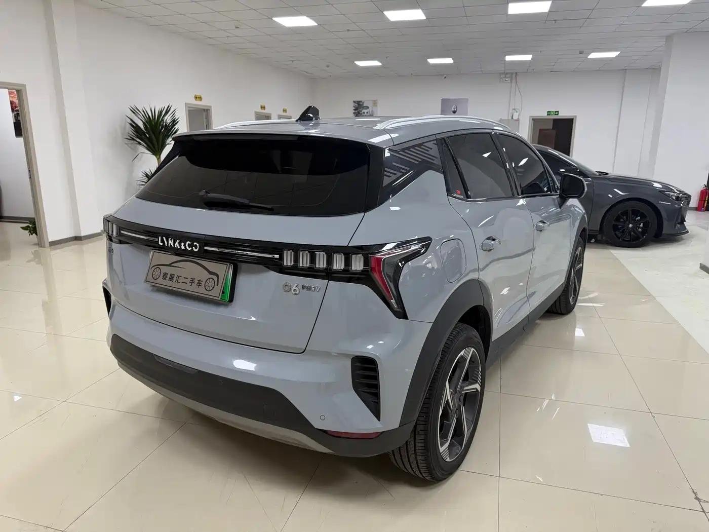 Lynk & Co 06 EM-P 2023 1.5T Remix PHEV Pro фото 11