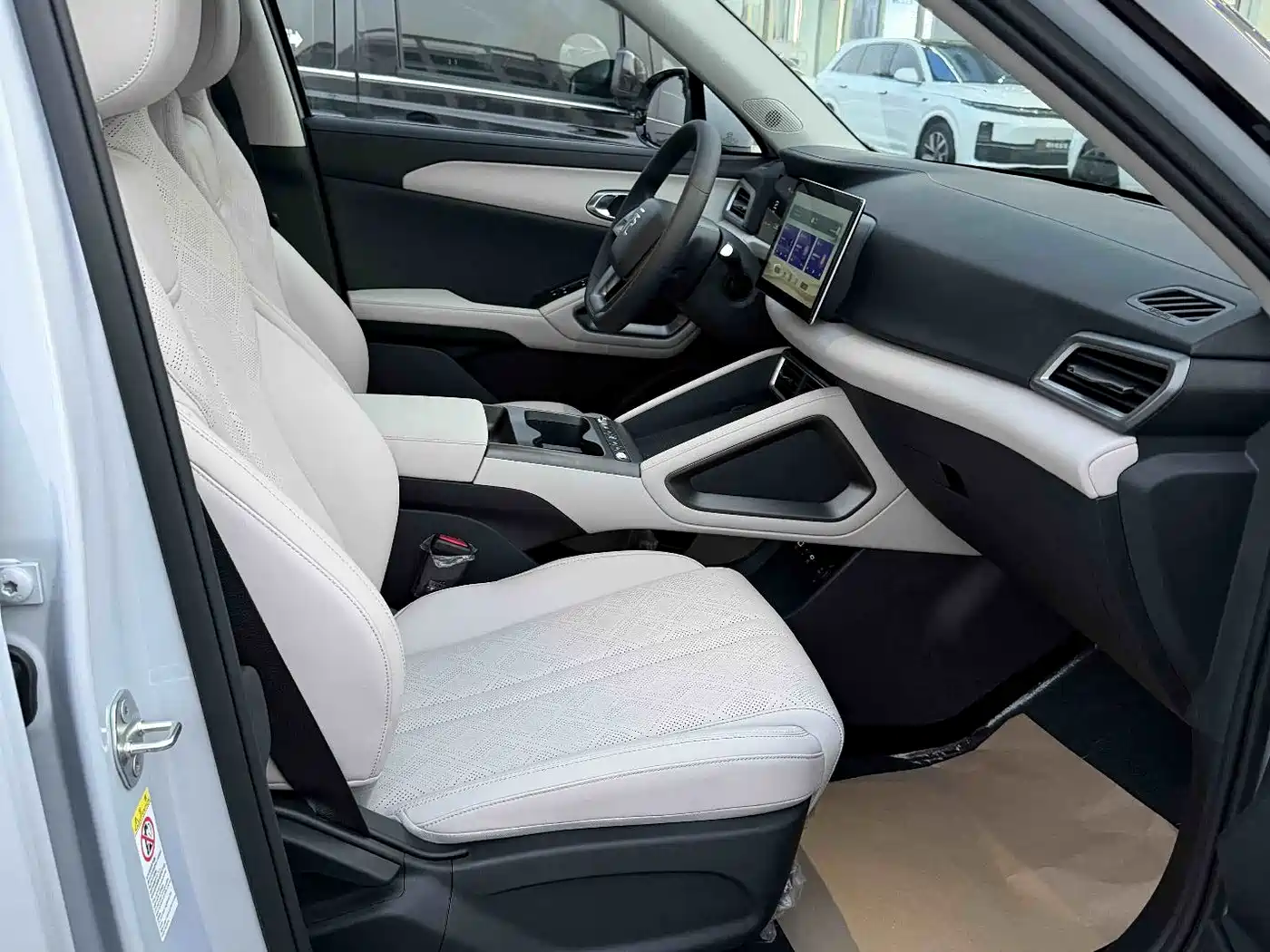 BYD Yuan UP 2026 2025 Model 301KM Navigator
