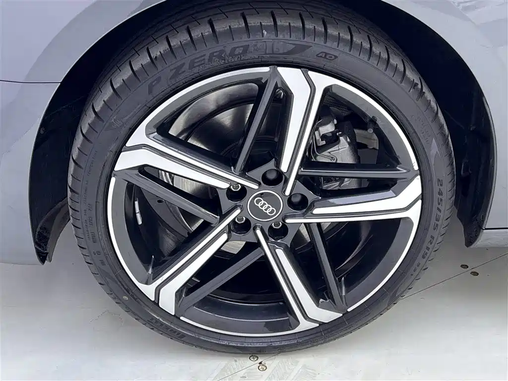 Audi A4L 2023 40 TFSI Luxury Sport фото 11