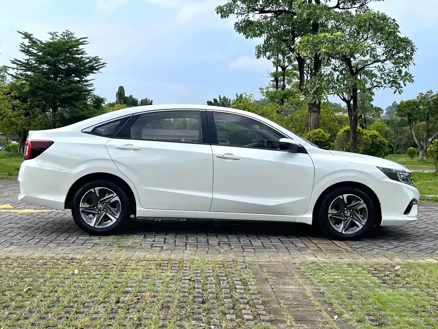 Honda ENVIX 2021 2019 180TURBO CVT Enjoyment China V