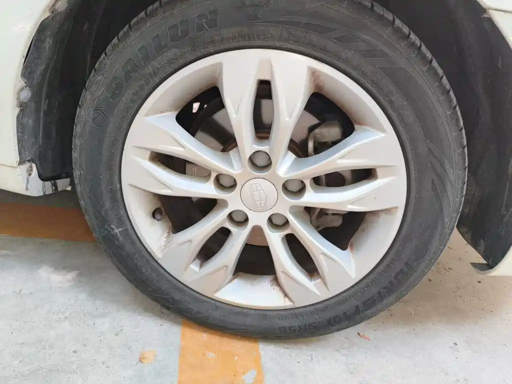 Geely Emgrand 2015 2015 Sedan 1.3T CVT Upward Edition