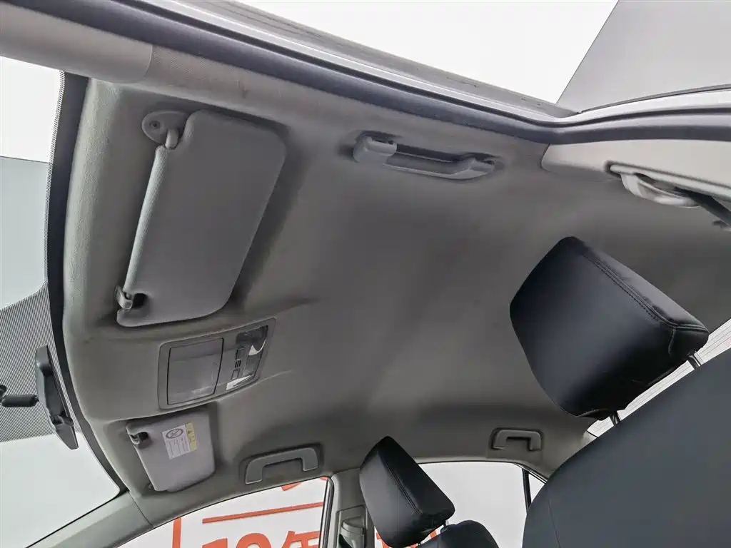 Toyota Corolla 2017 1.2T Manual GL фото 14