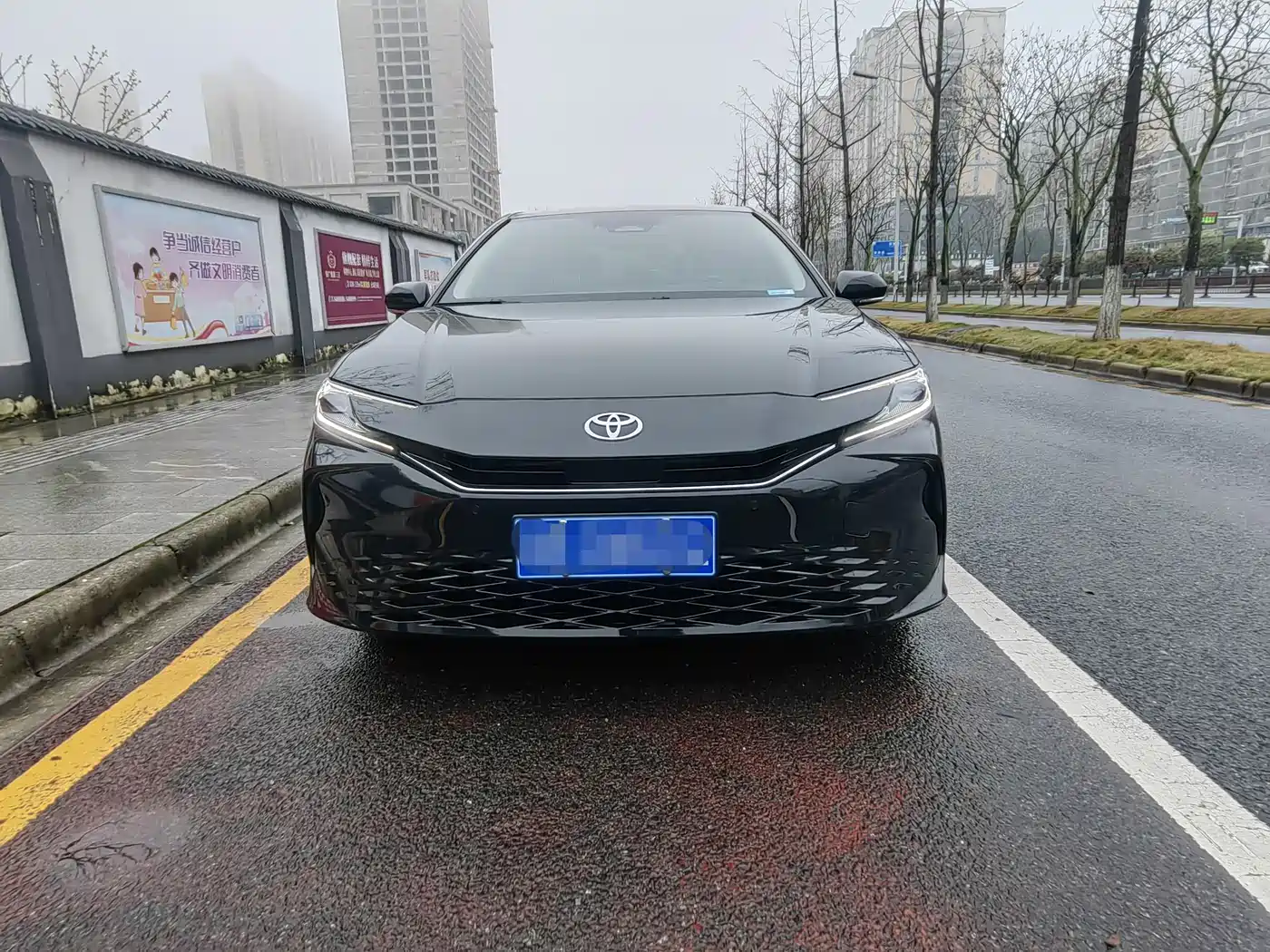 Toyota Camry 2024 Hybrid 2.0HG Premium Edition фото 2