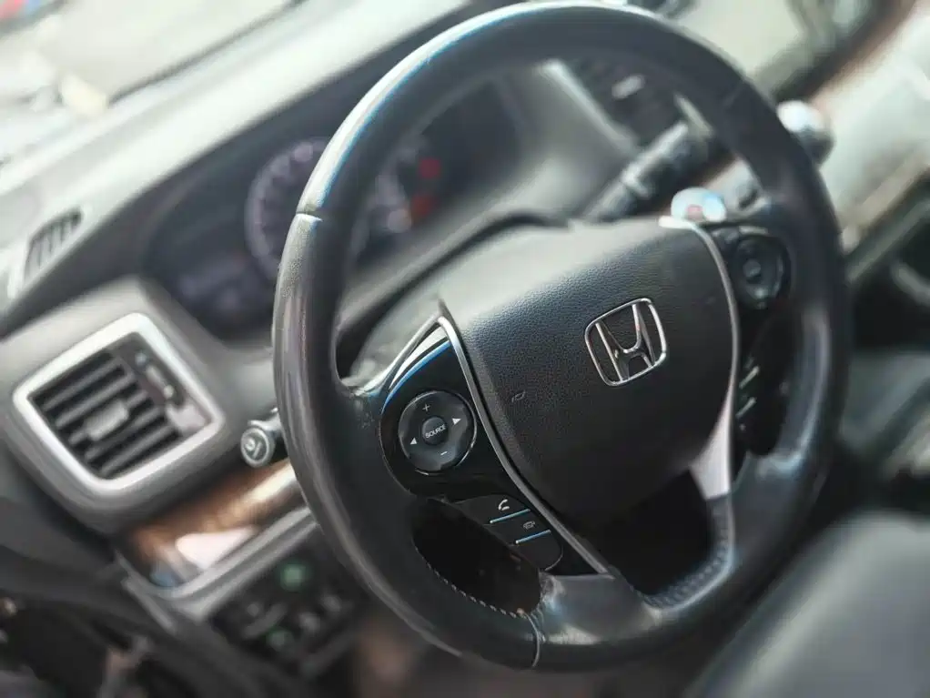 Фото 10 - Honda Odyssey