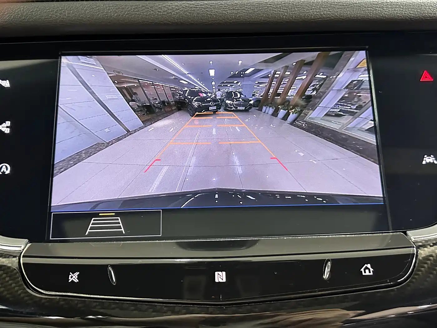 Фото 17 - Cadillac XT6