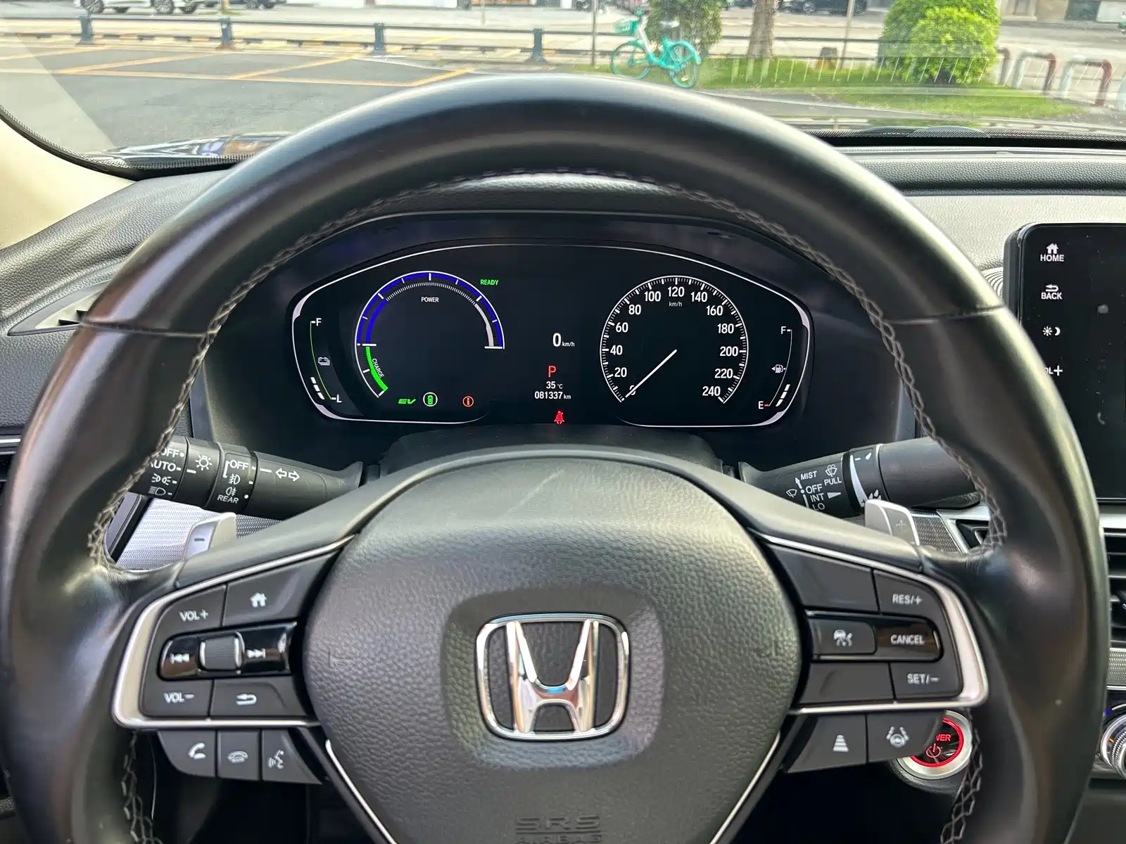 Фото 18 - Honda Accord