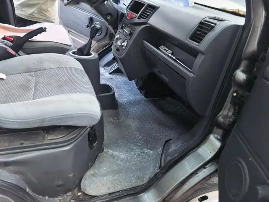 BAIC Weiwang 306 2015 2016 1.0L Base 5-seater LJ465