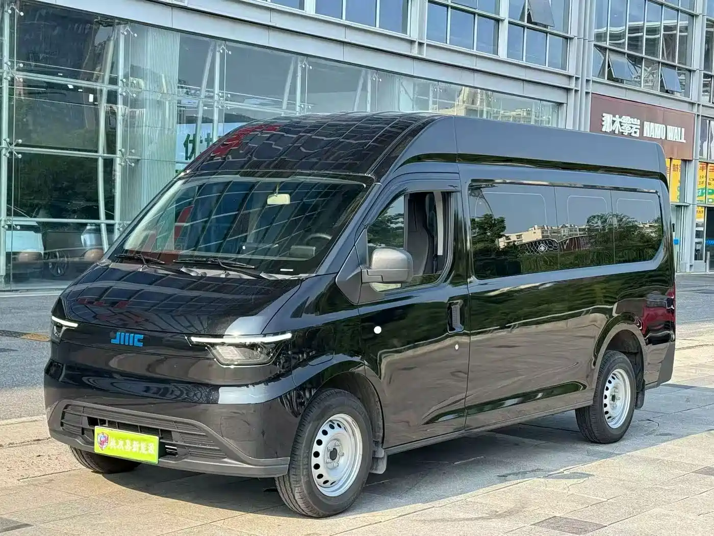 Jiangling E-Fushun 2026 2025 Model Bright Window Version 77kwh Medium Wheelbase Medium Roof
