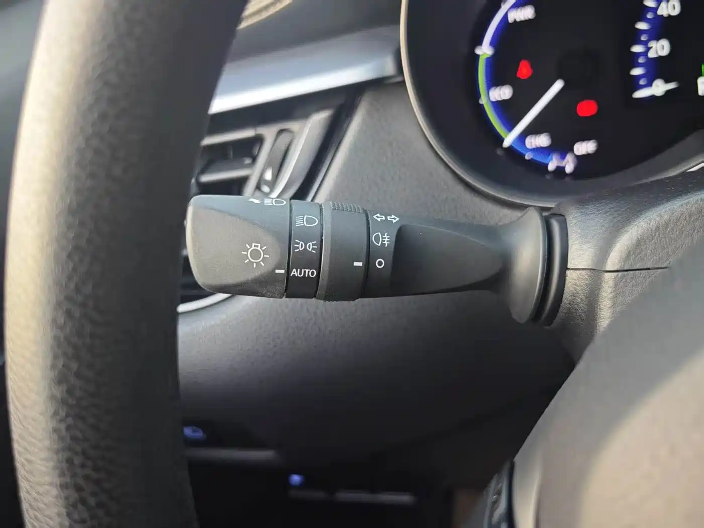Toyota IZOA 2023 2022 Hybrid 2.0L Yixing Edition