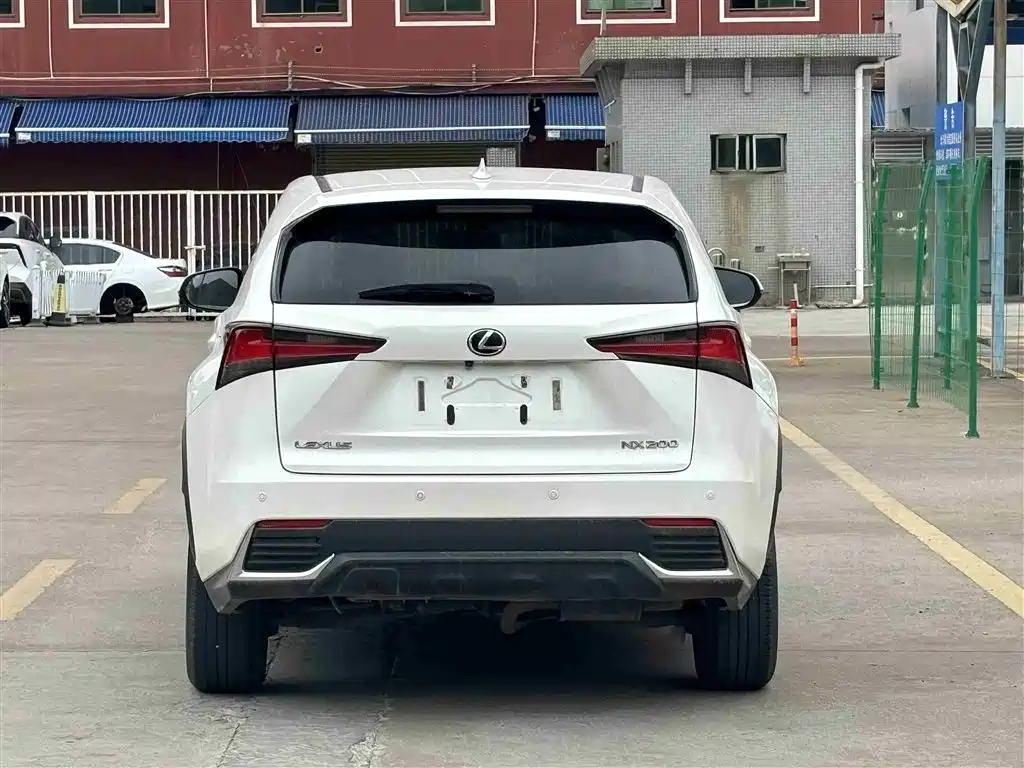 LEXUS NX