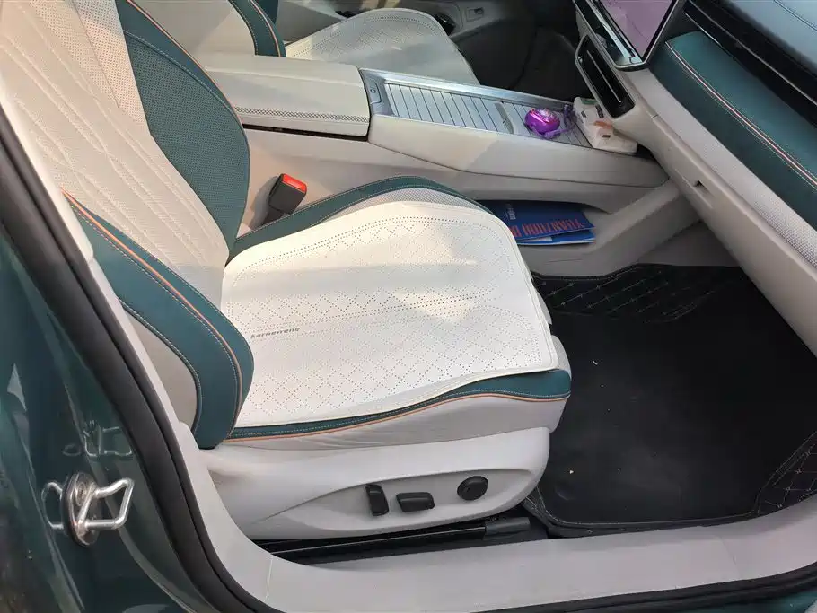 VOLKSWAGEN ID.7 VIZZION