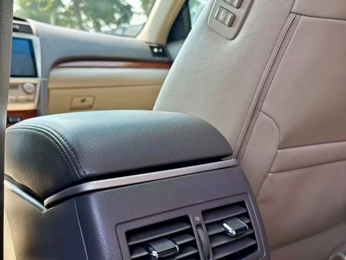 Toyota Camry 2013 200G Classic Luxury Edition фото 15