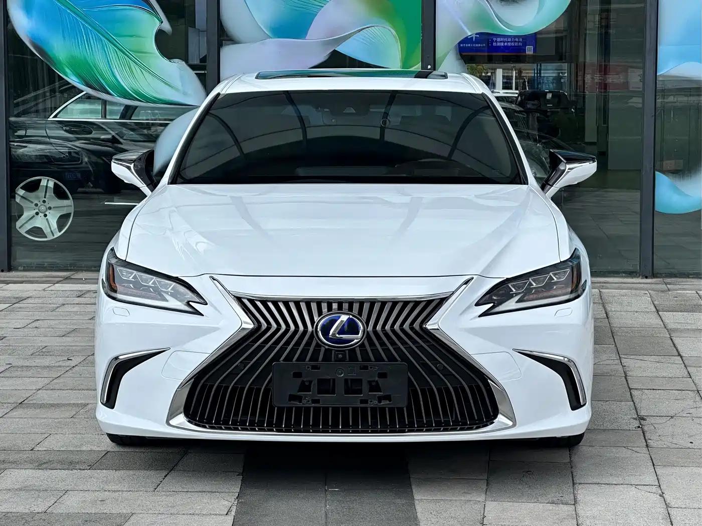 Фото 3 - Lexus ES