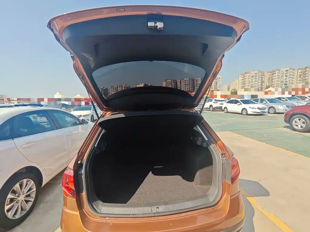 Volkswagen C-TREK 2017 2017 230TSI Manual Comfort