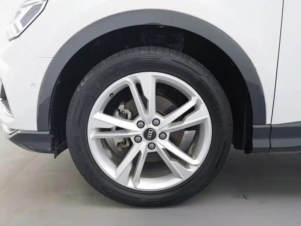 Photo 17 - Audi Q3