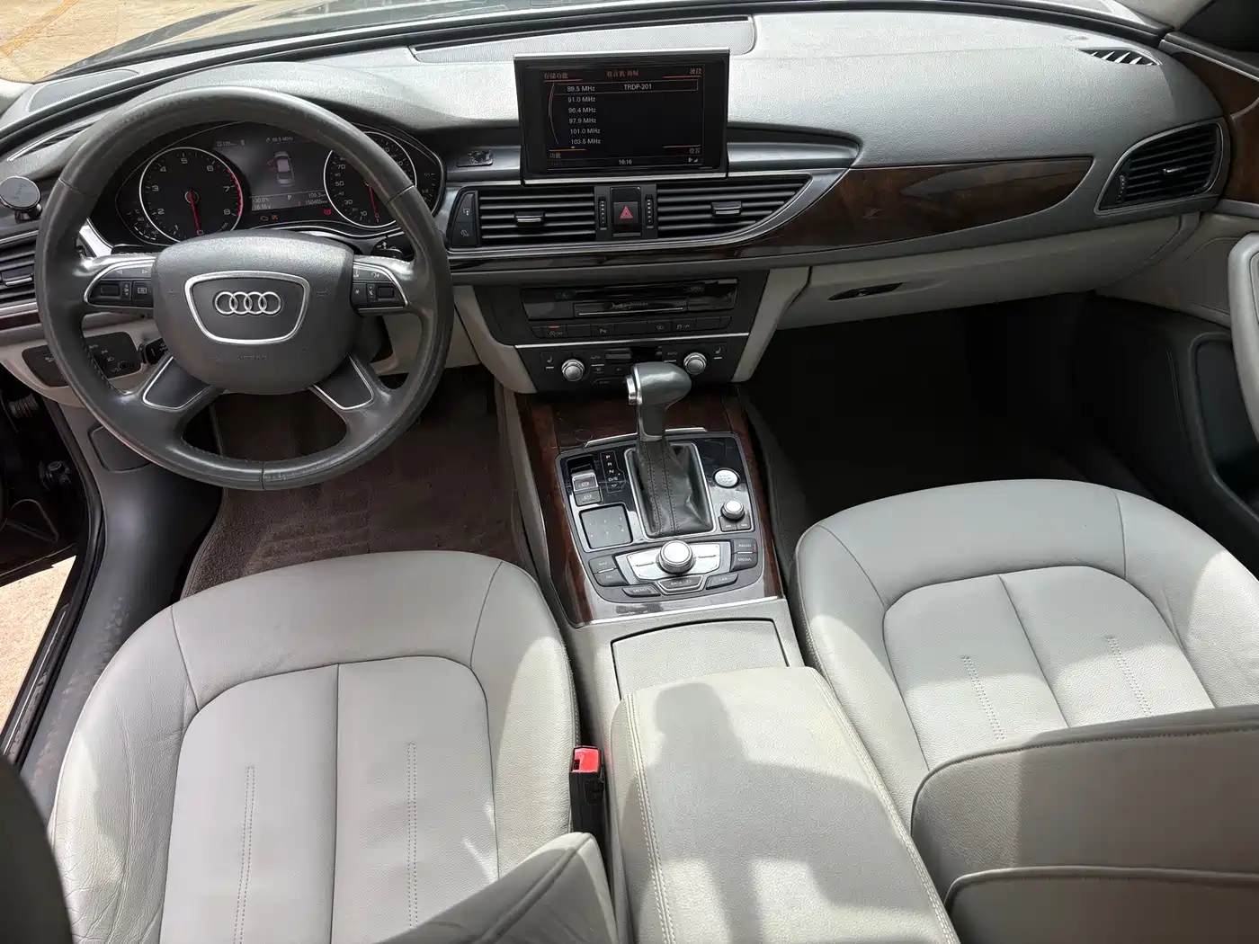 Фото 6 - Audi A6L