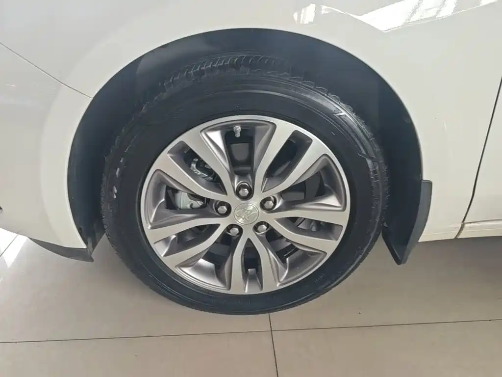Buick Excelle 2023 2021 Facelift 1.3T Auto Mild Hybrid Progressive