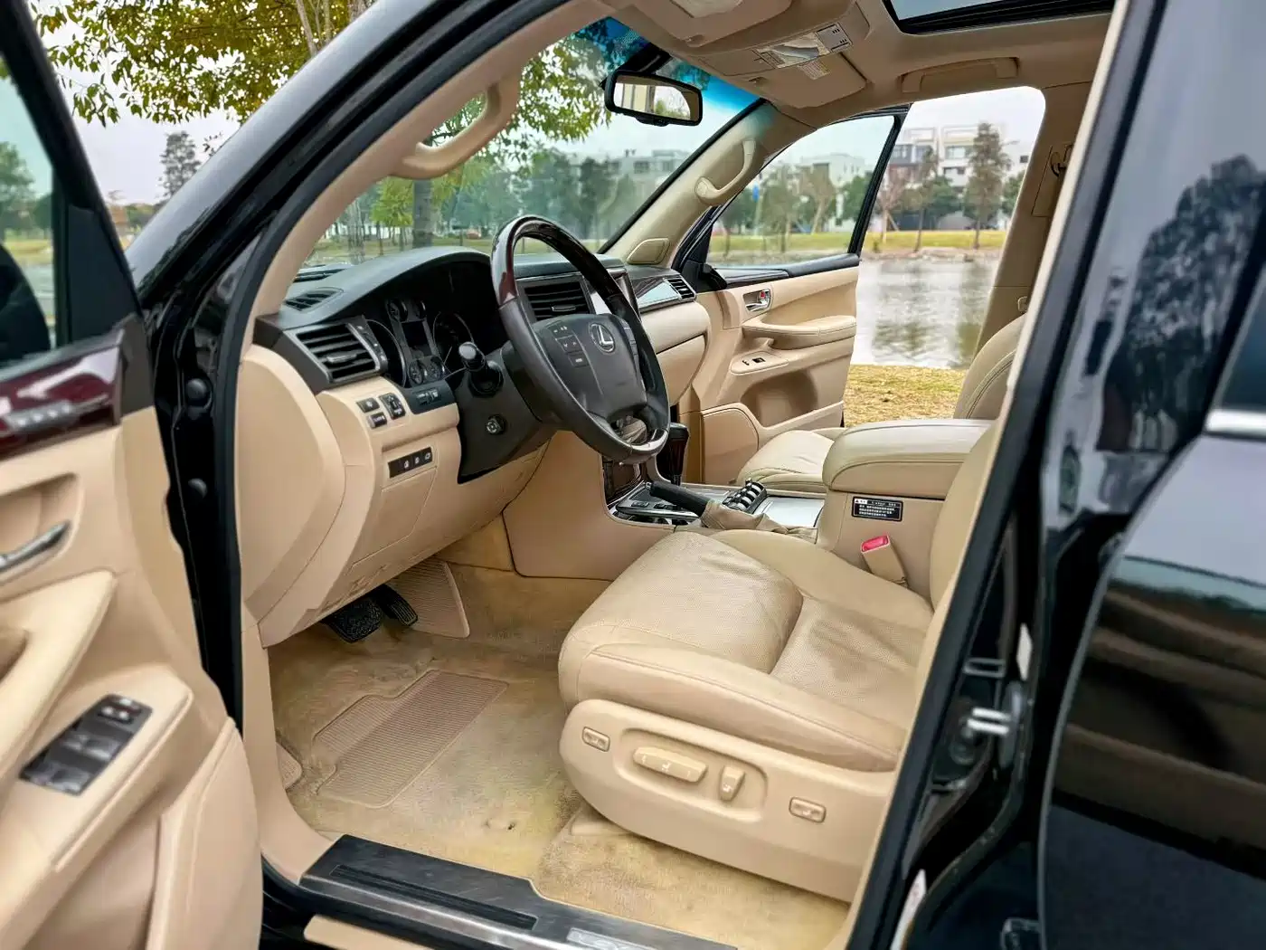 Lexus LX 2009 570 фото 4