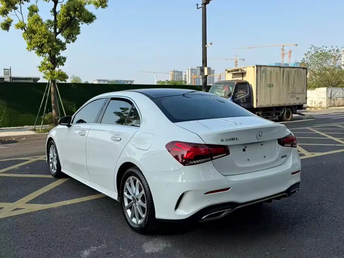 Mercedes-Benz A-Class 2021 A 200 L Sport Sedan Fashion Edition фото 6