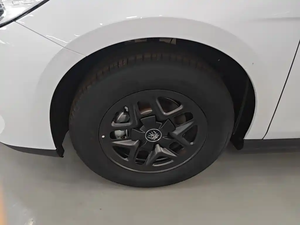 BYD Qin PLUS 2026 2026 DM-i Smart Edition 128KM Progressive