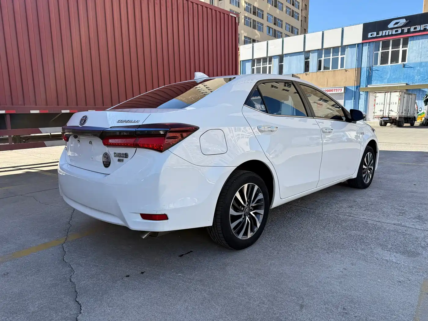 Toyota Corolla Twin Engine E+ 2019 1.8L E-CVT Leading Edition фото 6