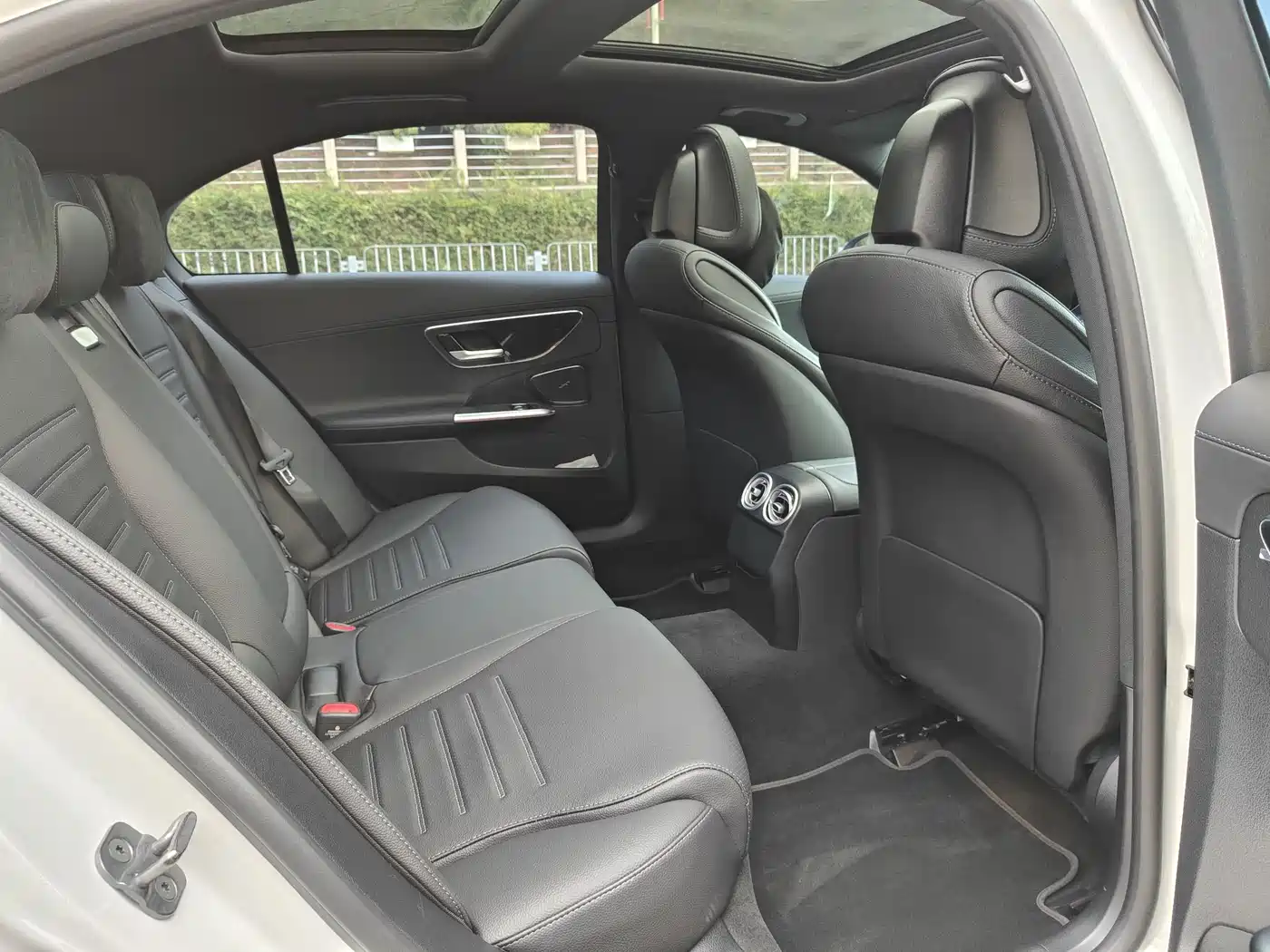 Mercedes-Benz C-Class 2025 C 260 L Sport Edition фото 11