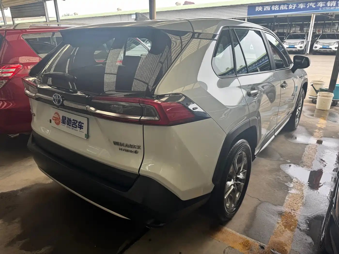 Toyota Wildlander 2026 2022 Hybrid 2.5L E-CVT FWD Luxury Edition