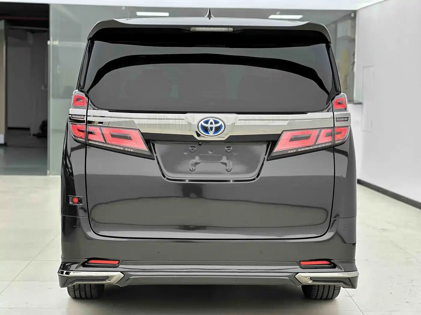 Toyota Vellfire 2020 Twin Engine 2.5L HV Luxury Edition фото 14