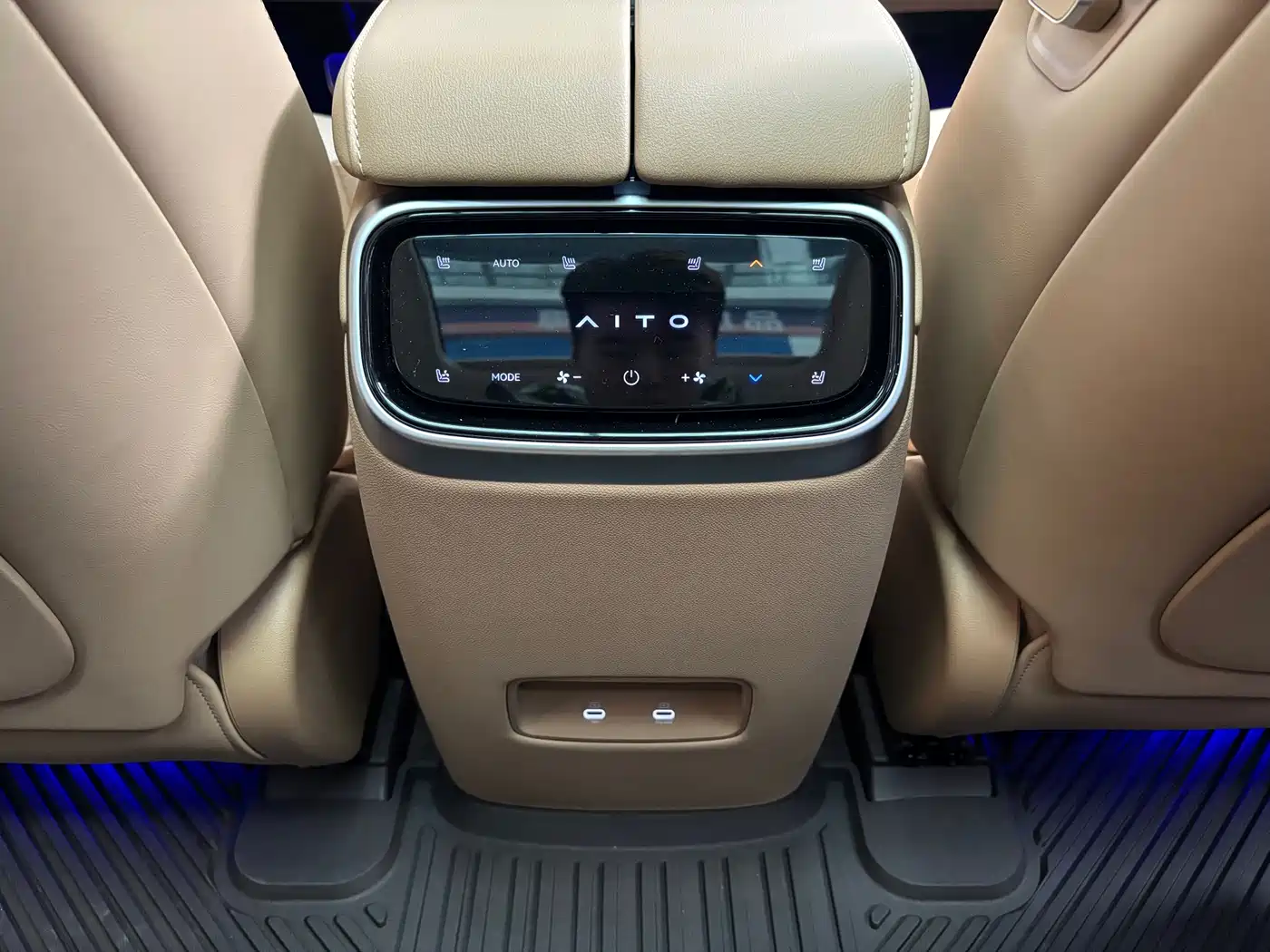 AITO Wenjie AITO M7 2024 1.5T Smart Drive 4WD Ultra 5-seater фото 14