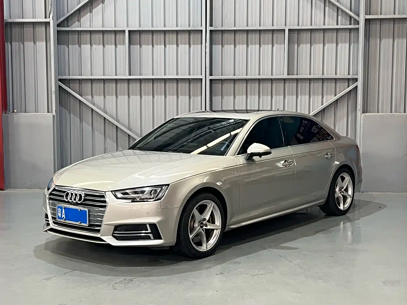 Audi A4L 2018 30th Anniversary 40 TFSI Fashion