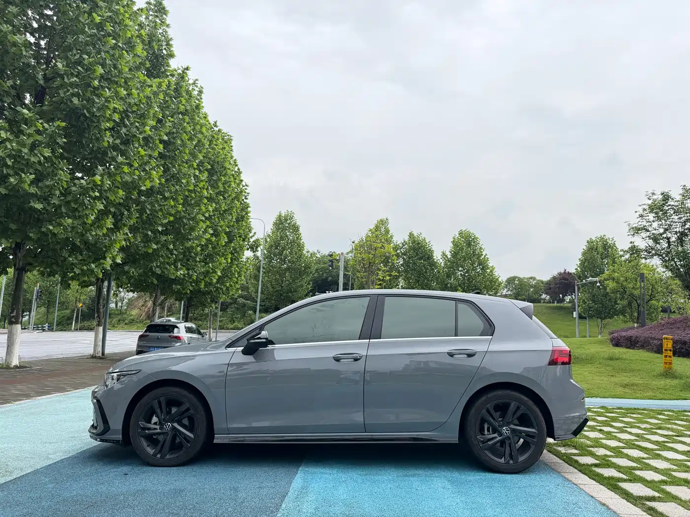 Volkswagen Golf 2021 280TSI DSG R-Line фото 3