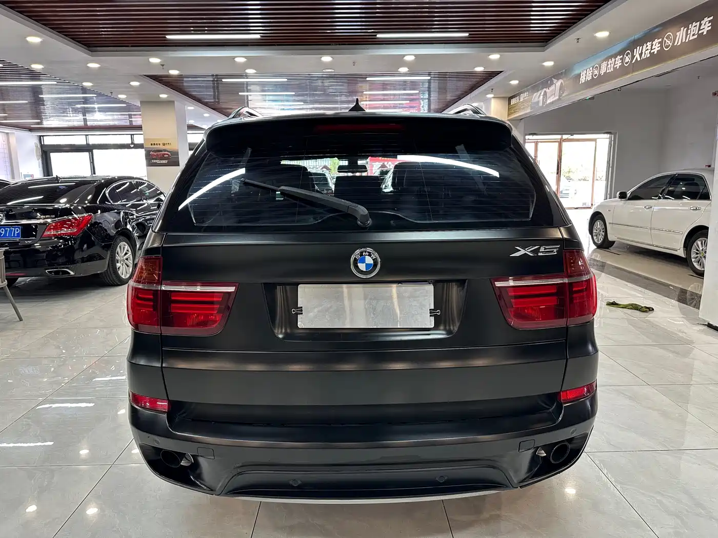 BMW X5 (Import) 2011 xDrive35i Leading Edition фото 4