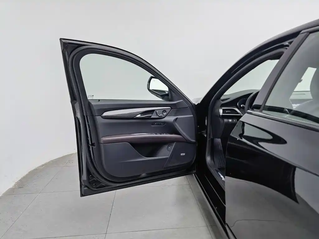 Фото 8 - Cadillac CT6