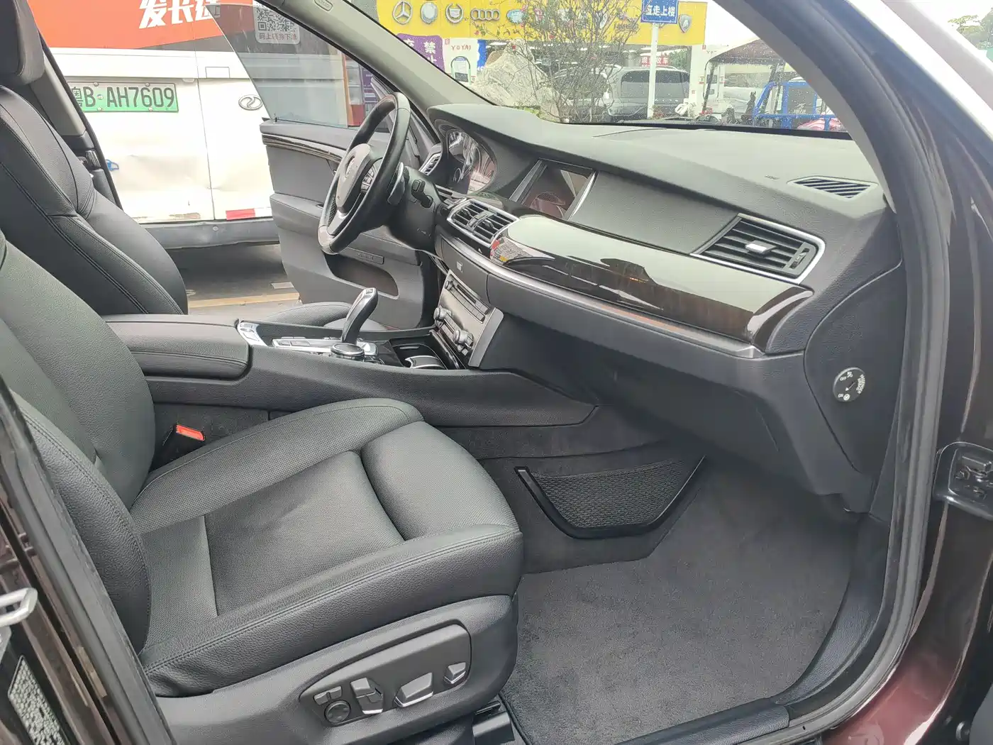 BMW 5 Series GT 2014 535i xDrive фото 7